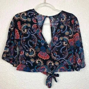Hype Cropped Wrap Top sz L Paisley Print